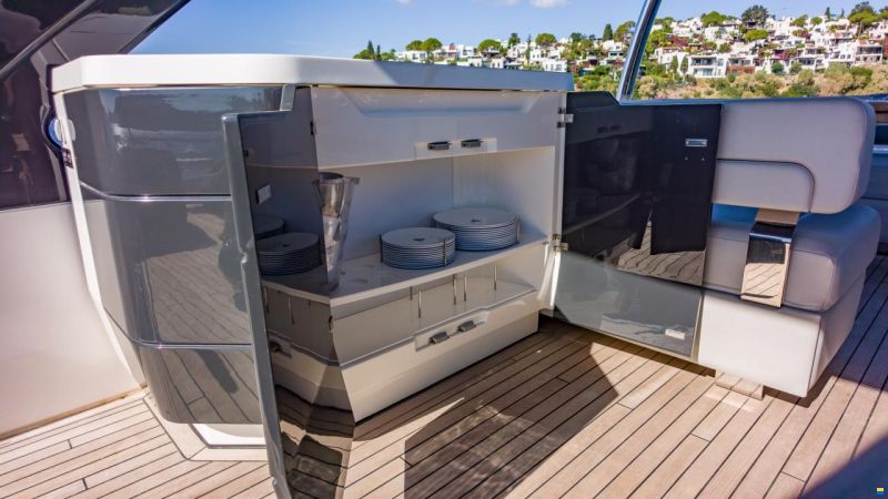 Fairline Squadron 68
