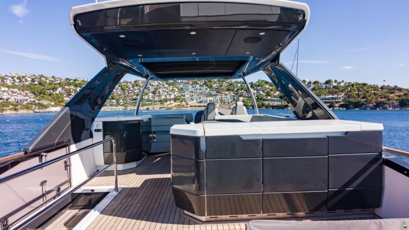 Fairline Squadron 68