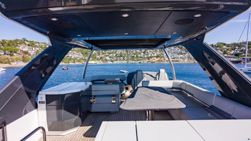Fairline Squadron 68
