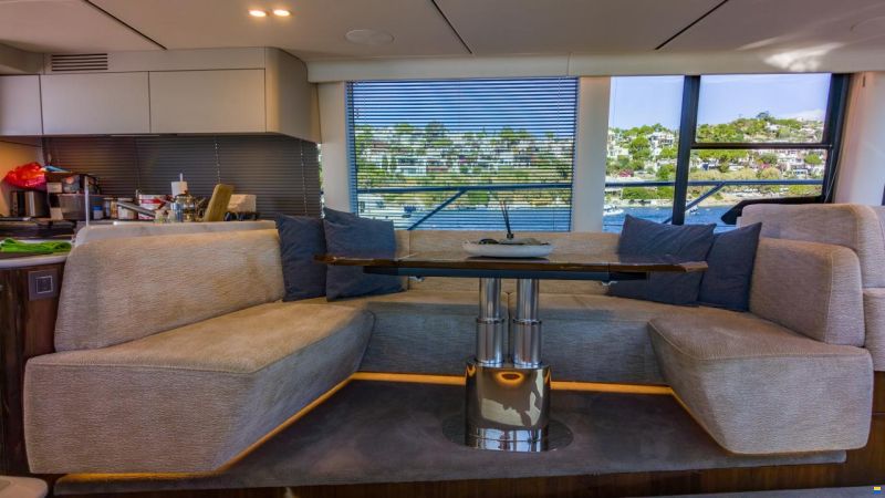 Fairline Squadron 68