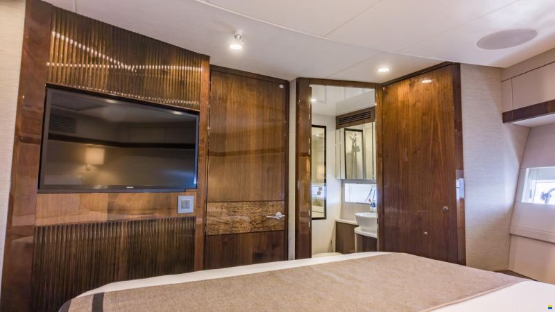 Fairline Squadron 68
