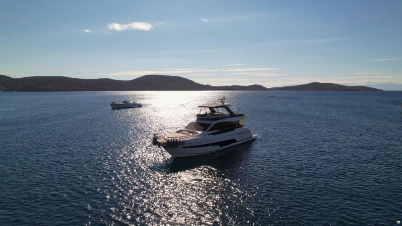 Fairline Squadron 68