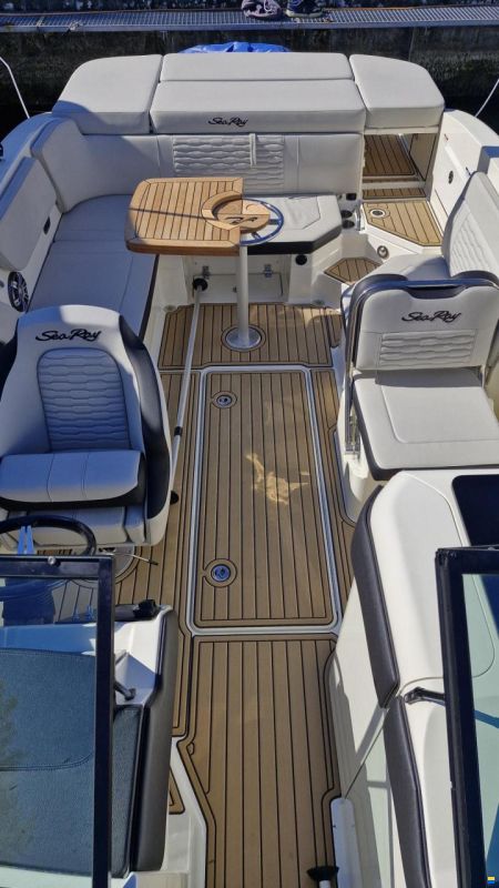 Sea Ray SPX 230