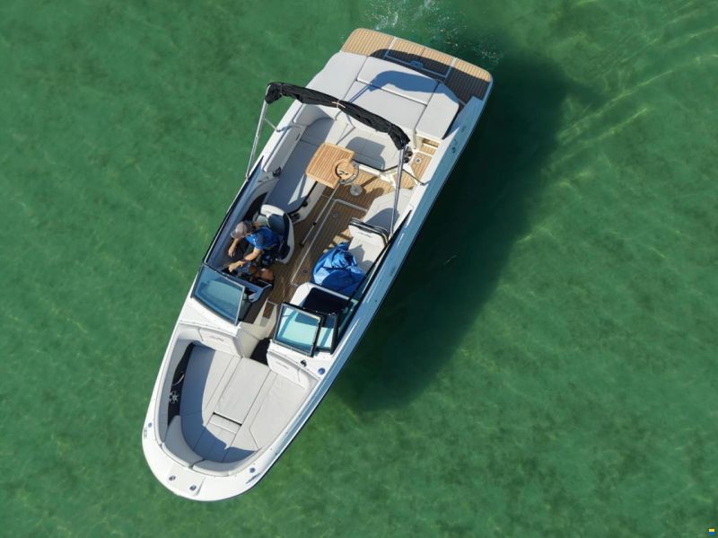 Sea Ray SPX 230