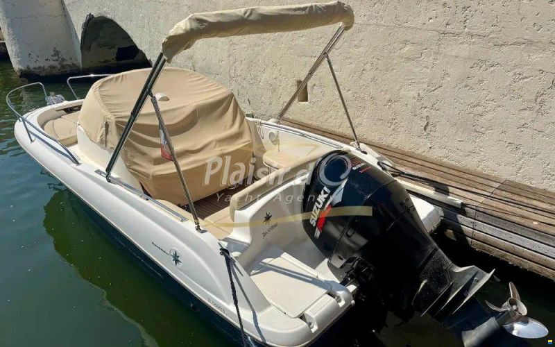 Jeanneau Cap Camarat 715