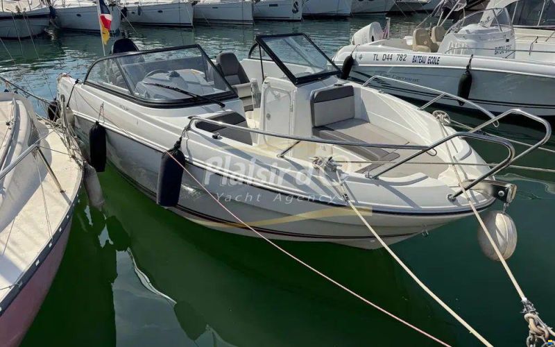 Jeanneau Cap Camarat 6.5 BR