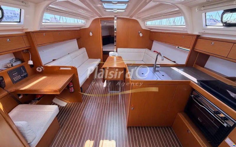 Bavaria Cruiser 37