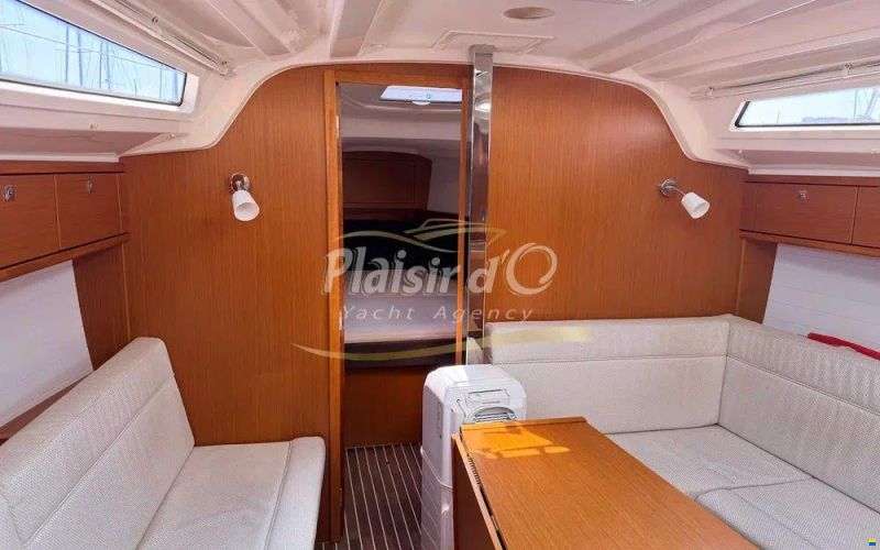 Bavaria Cruiser 37