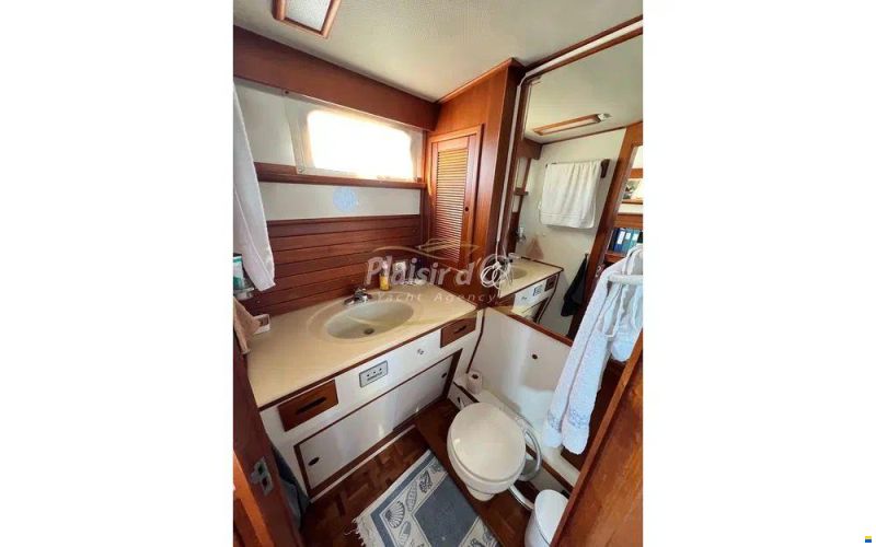 Grand Banks 42
