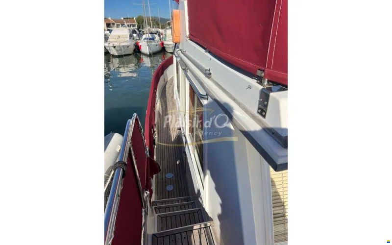 Grand Banks 42
