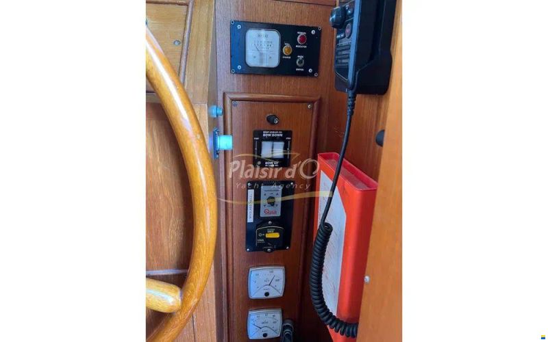 Grand Banks 42