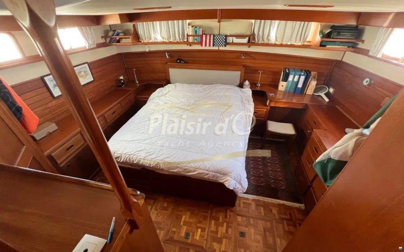Grand Banks 42