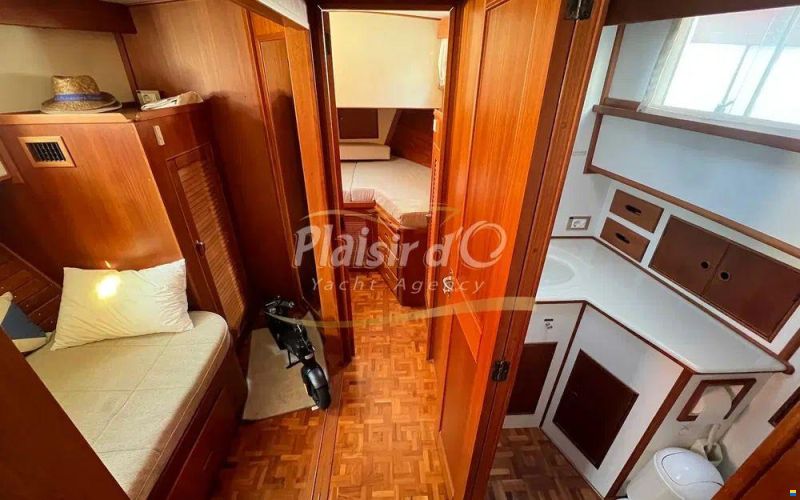 Grand Banks 42