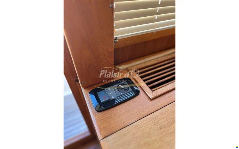 Grand Banks 42