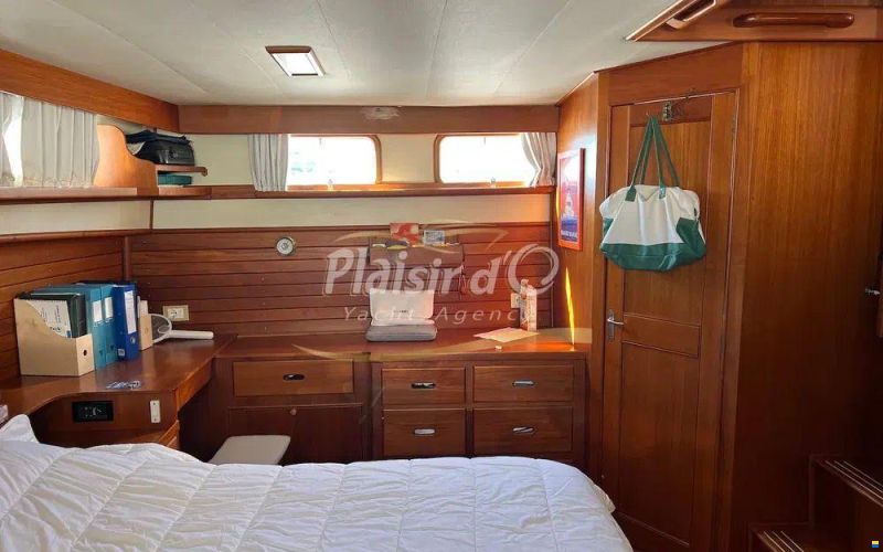 Grand Banks 42