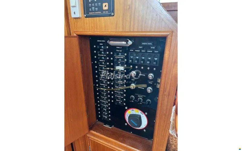 Grand Banks 42