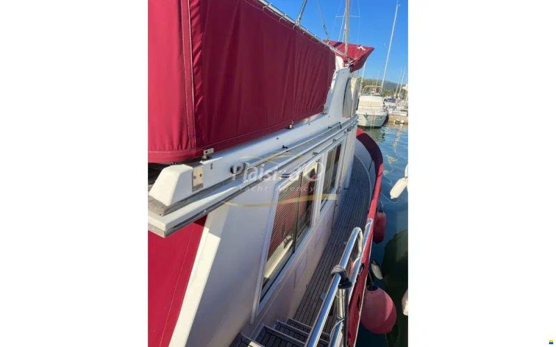 Grand Banks 42