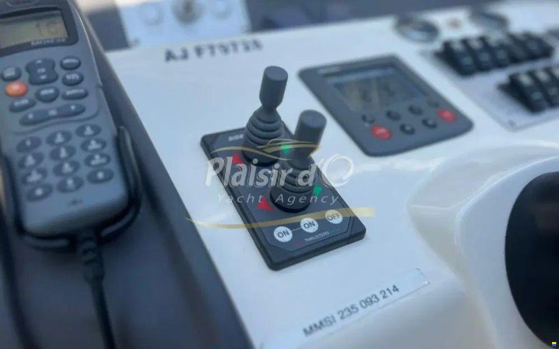 Azimut Atlantis 58