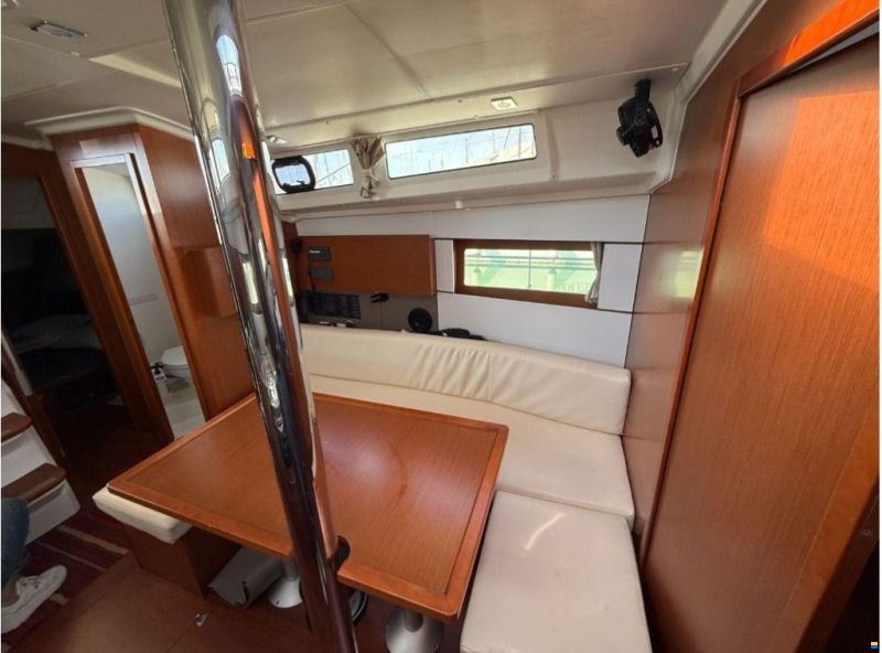 Beneteau OCEANIS 38.1