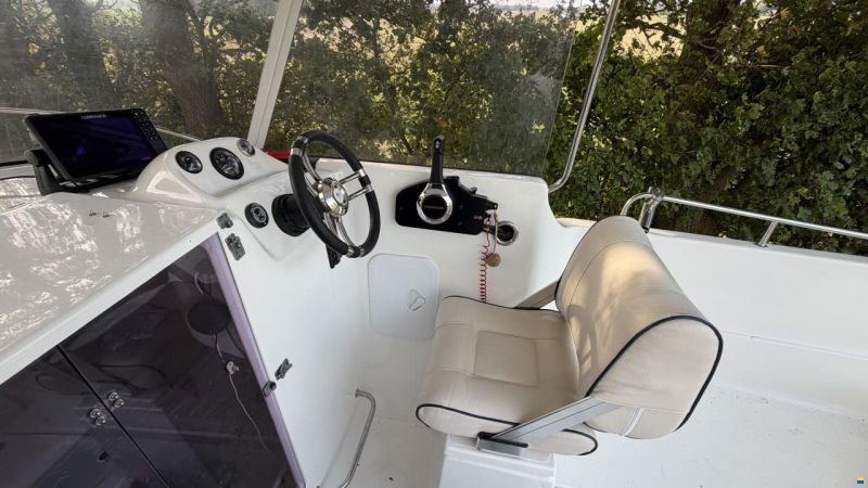 Scandica 550 pilothouse