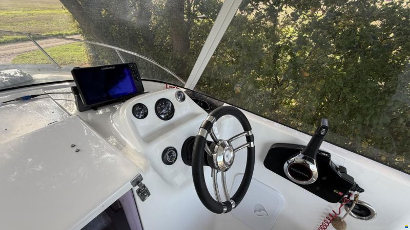 Scandica 550 pilothouse