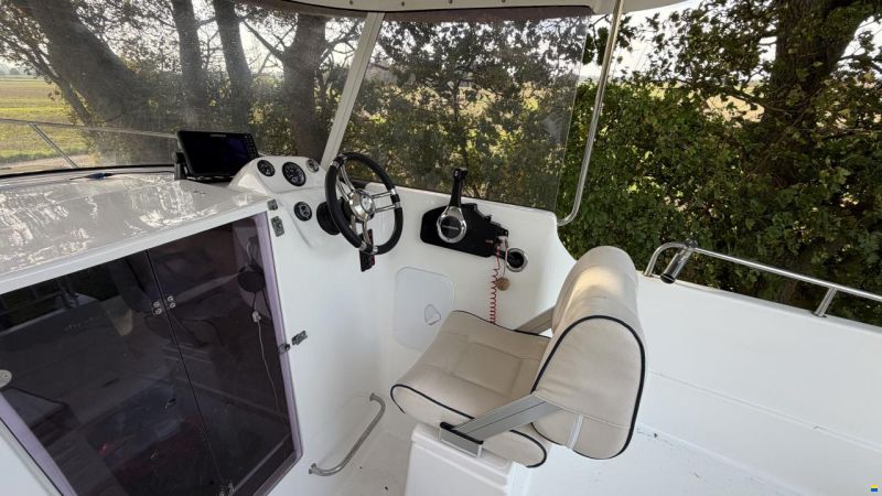 Scandica 550 pilothouse
