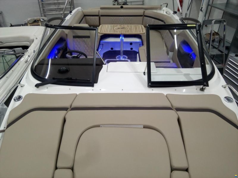 Sea Ray Sun Sport 250
