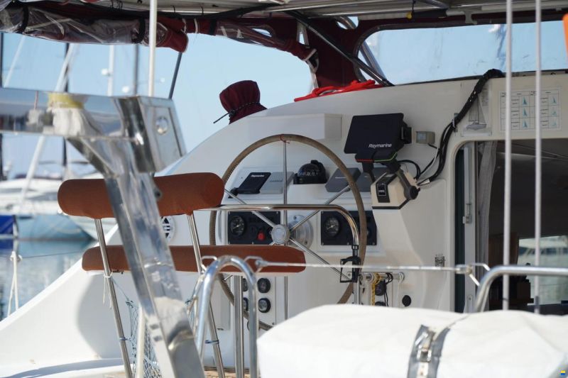 Lagoon 410