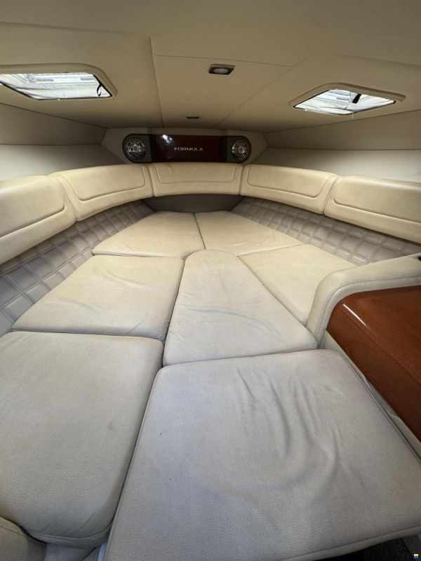 Formula 270 Sun Sport