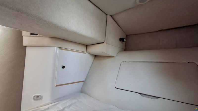 Maxum 2700 SCR
