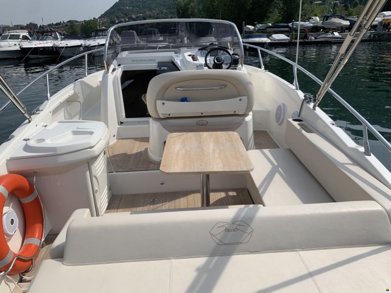 Cranchi Endurance 30