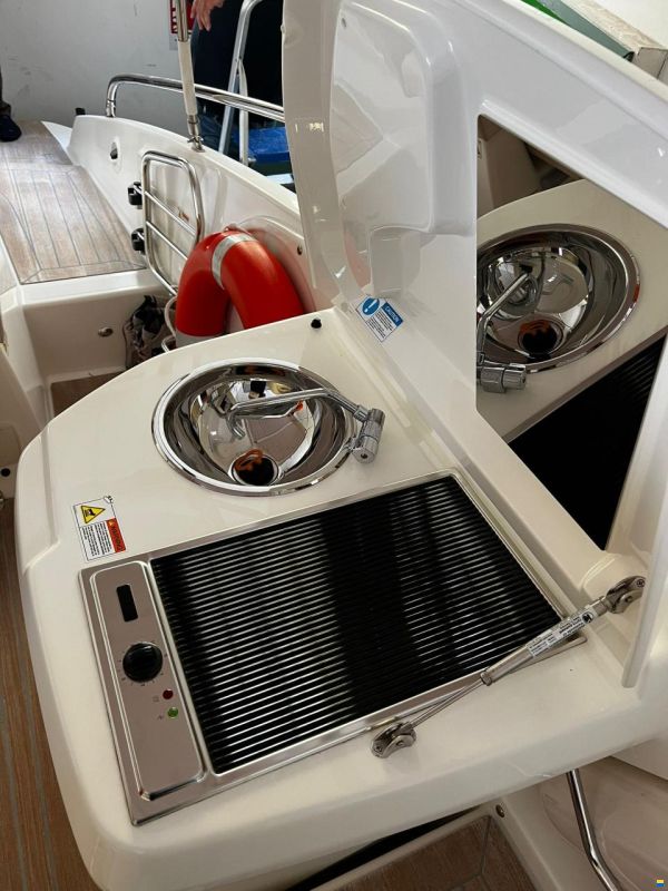 Cranchi Endurance 30