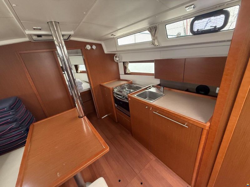 Beneteau OCEANIS 38.1