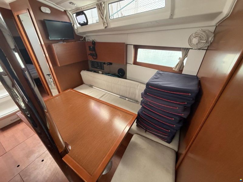 Beneteau OCEANIS 38.1