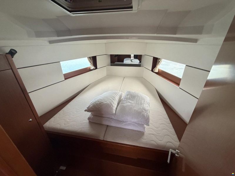 Beneteau OCEANIS 38.1