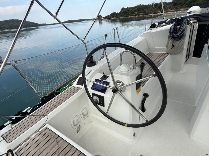 Beneteau OCEANIS 38.1