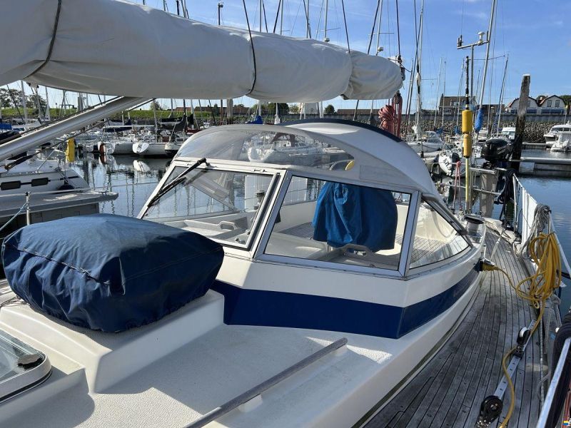 Hallberg-Rassy 352