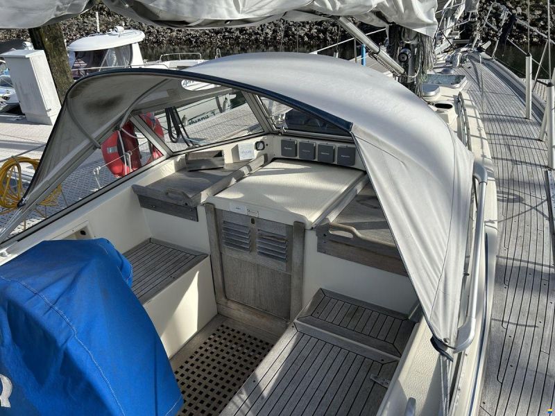 Hallberg-Rassy 352