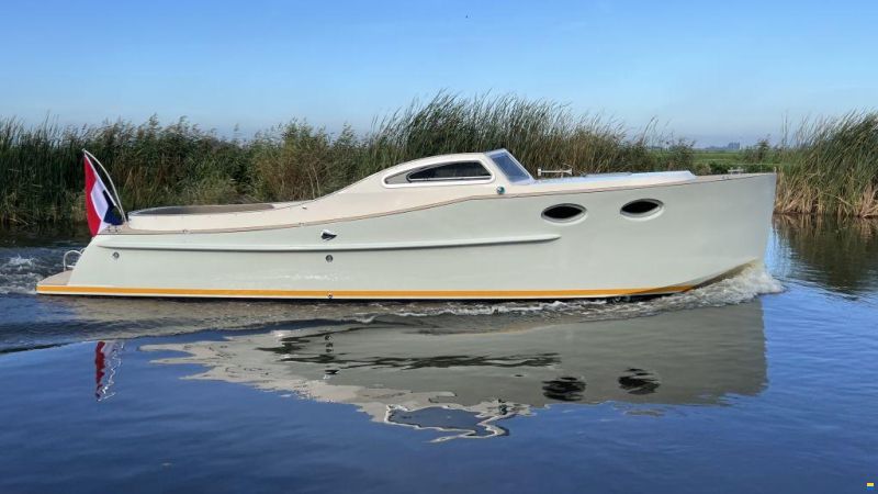 IJzendoorn Yachts Tender Cabin 800