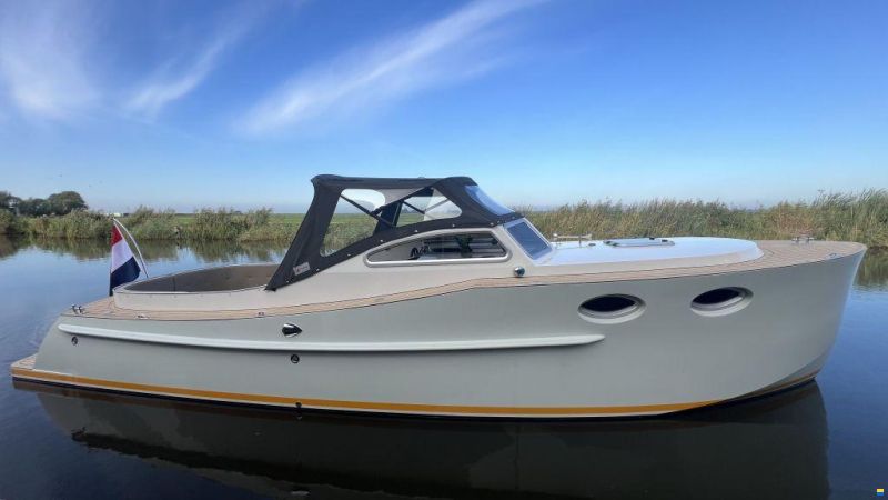 IJzendoorn Yachts Tender Cabin 800