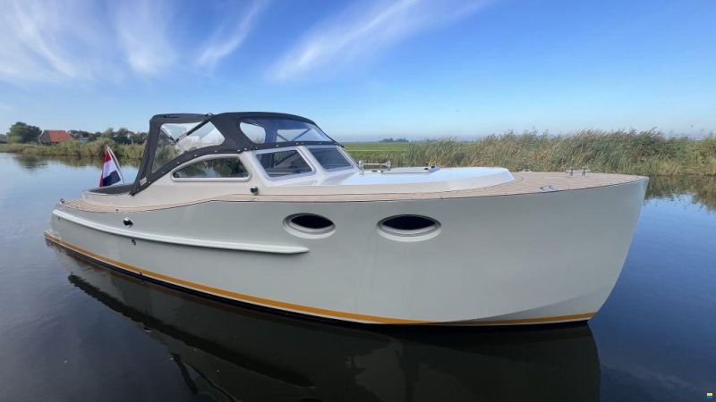 IJzendoorn Yachts Tender Cabin 800