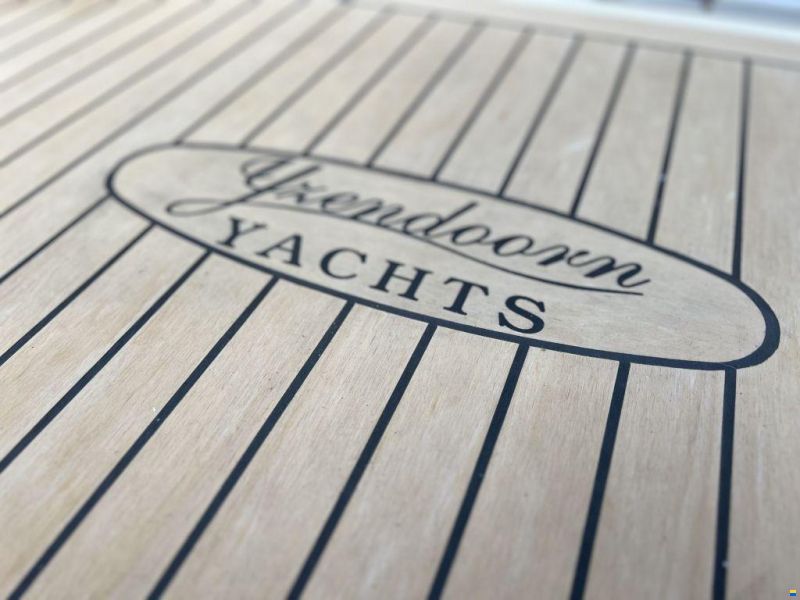 IJzendoorn Yachts Tender Cabin 800