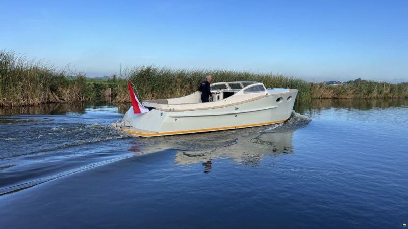 IJzendoorn Yachts Tender Cabin 800