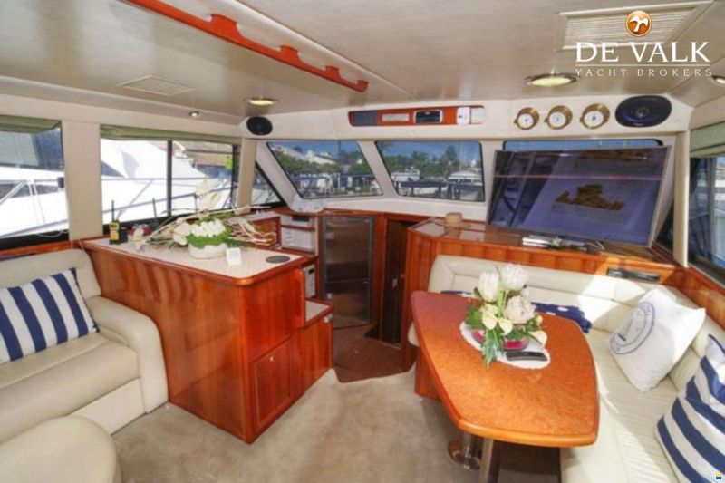 Riviera 48 Flybridge