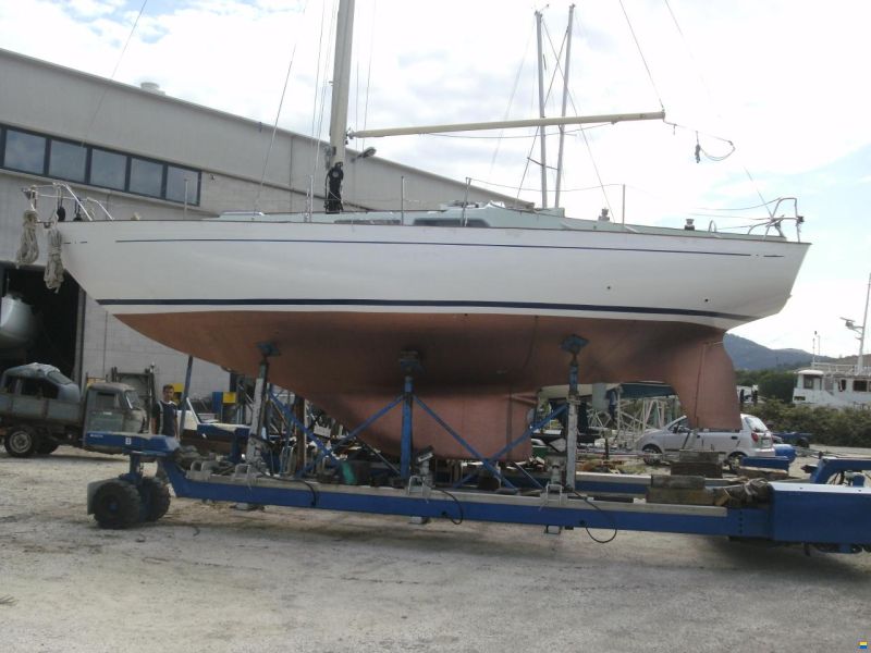 Camper & Nicholsons 35
