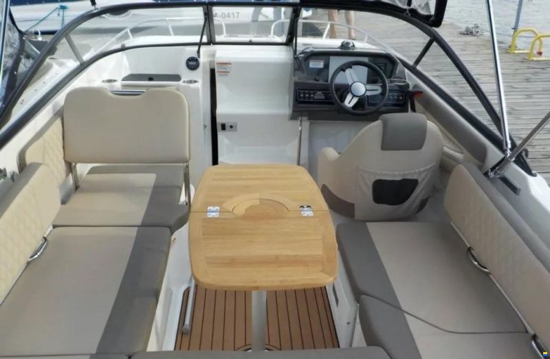 Bayliner VR6 Cuddy