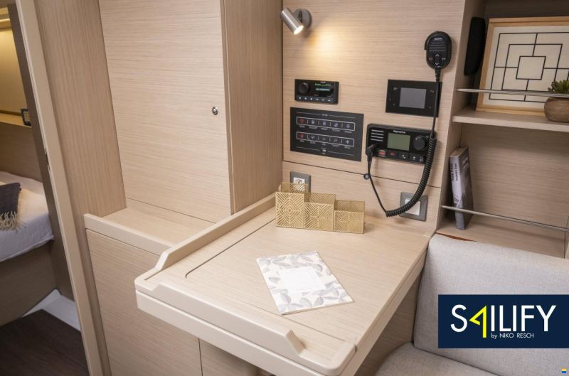 Beneteau Oceanis 37.1