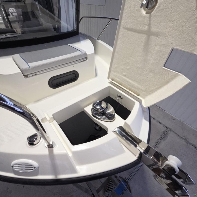 Quicksilver Captur 705 Pilothouse