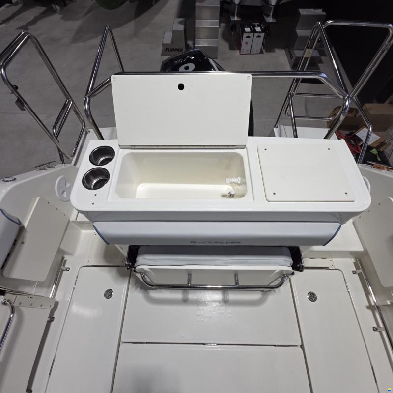 Quicksilver Captur 705 Pilothouse