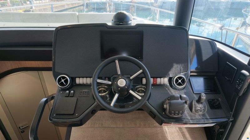 Absolute Navetta 52